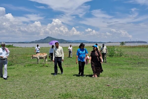 UNICEF Visits Boat Clinic