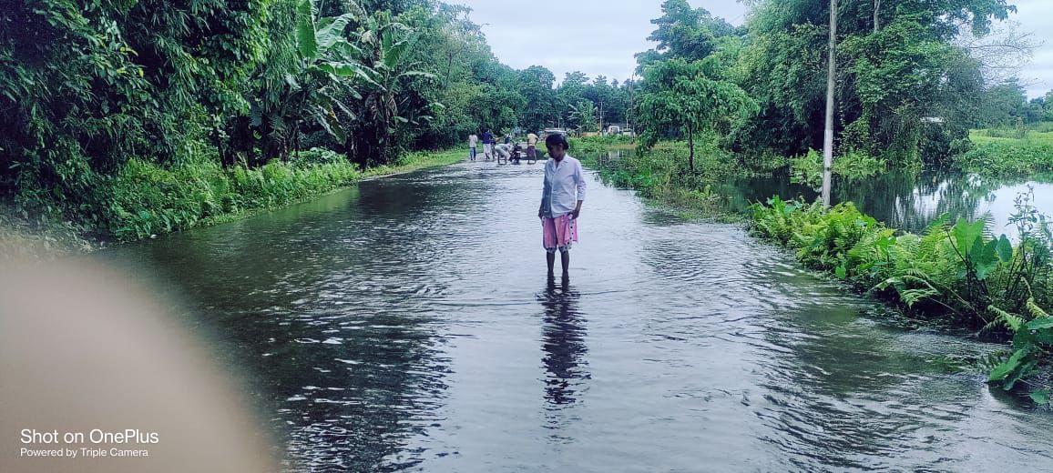 Flood Relief Camp at Bogoriguri on 1st July by Dhemaji Boat Clinic